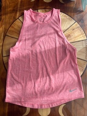 Nike tank pink